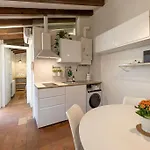 Antica Legnaia - All'aperto In Centro Storico *